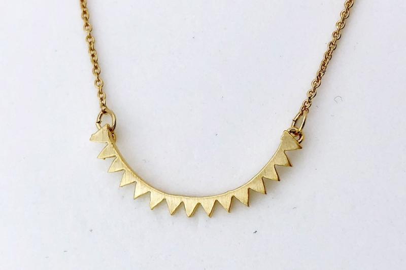 [Ozel] Necklace of Subtle Charm