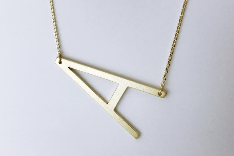 [Ozel] Elegant Matte Brass Necklace