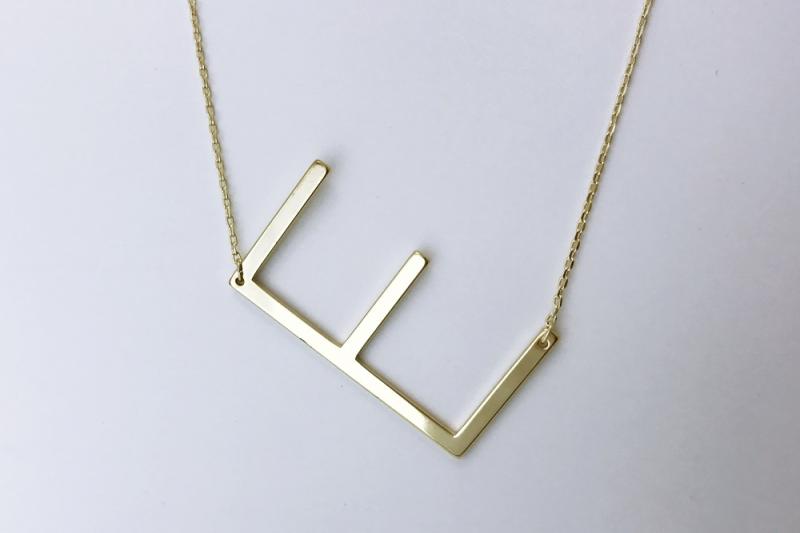 [Ozel] Necklace with subtle charm