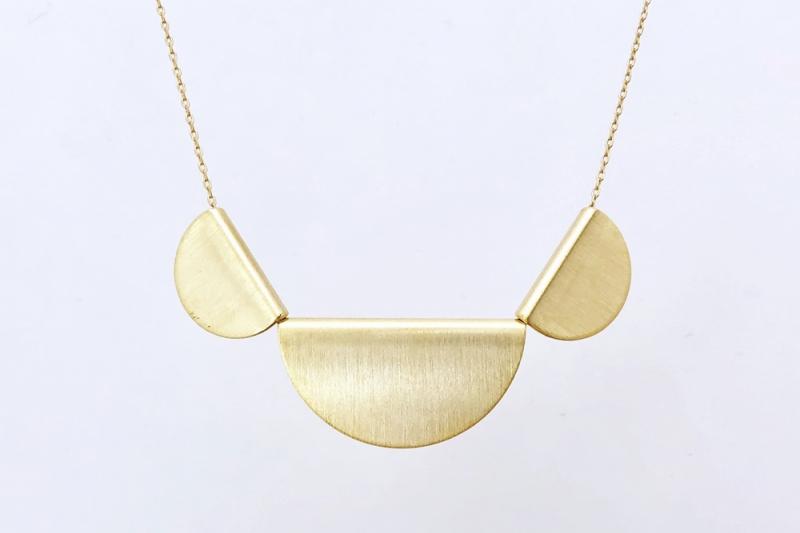 [Ozel] Elegant Matte Glossy Brass Necklace