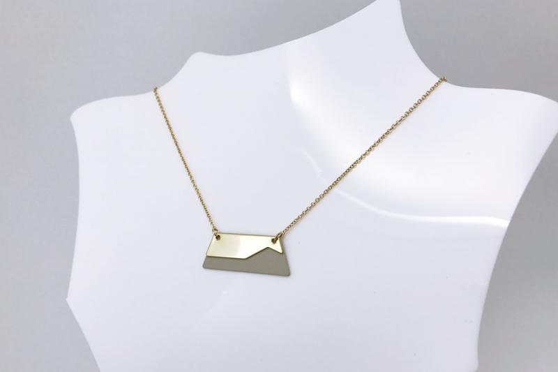 [Ozel] Necklace of Subtle Charm