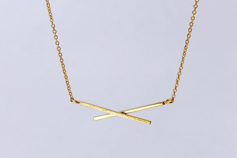 [Ozel] Unique Mood Asymmetrical Curve Glossy Brass Necklace