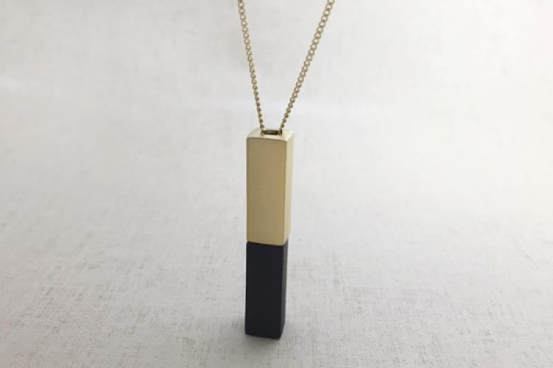 [Ozel] Romantic-mood glossy brass and zinc alloy necklace