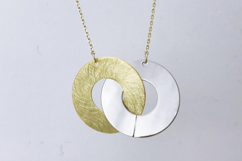 Trendy Asymmetrical Curve Necklace [Ozel] Vintage Vibe Asymmetrical Curve Necklace [Ozel] Daily Point Matte Hairpin [Ozel] Casual Mood Asymmetrical Curve Necklace [Ozel ] Romantic Mood Matte Jewelry [Ozel] Modern Classic Matte Glossy Brass Necklace [Ozel]