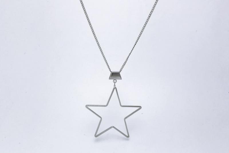 [Ozel] Necklace with Subtle Charm
