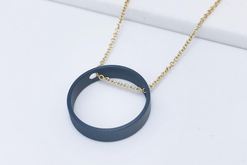 [Ozel] Vintage Vibe Glossy Brass Necklace