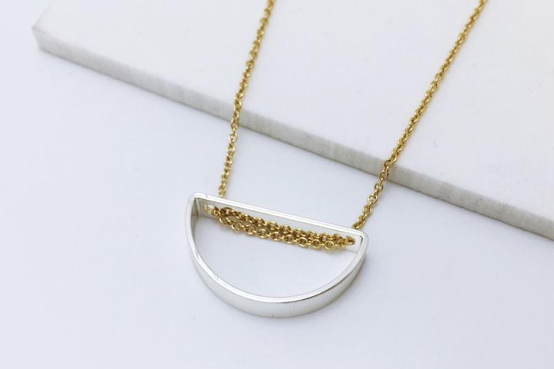 [Ozel] Glossy Brass Necklace for Girlfriend Gift