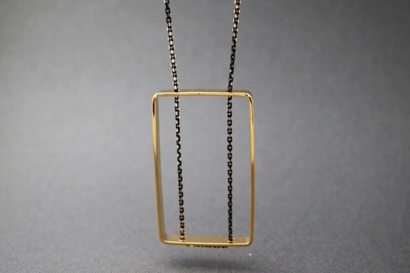 [Ozel] Delicate Fit Glossy Brass Necklace