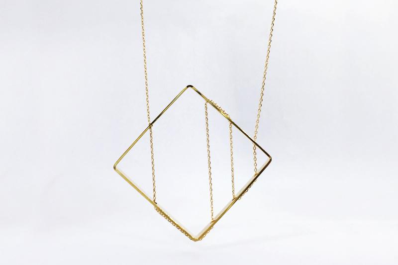 [Ozel] Necklace of Subtle Charm