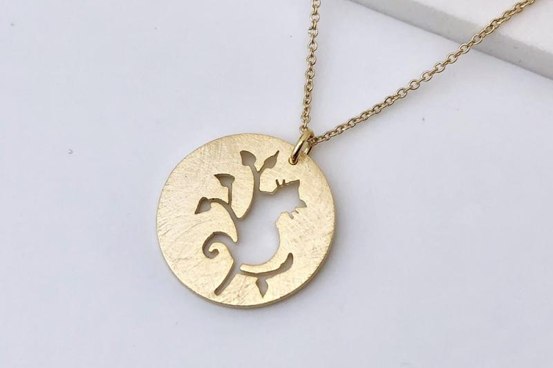 Necklace [Ozel] Asymmetrical Curve Necklace for a Statement Look