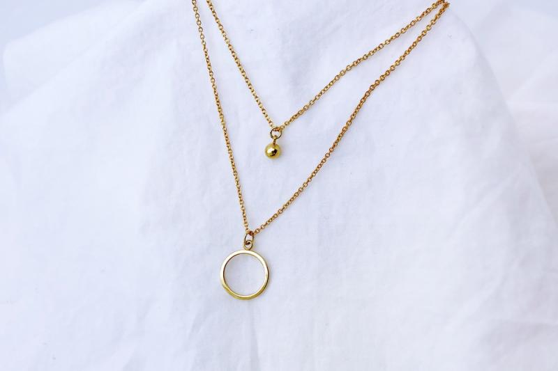 [Ozel] Subtle Charm Glossy Brass Necklace