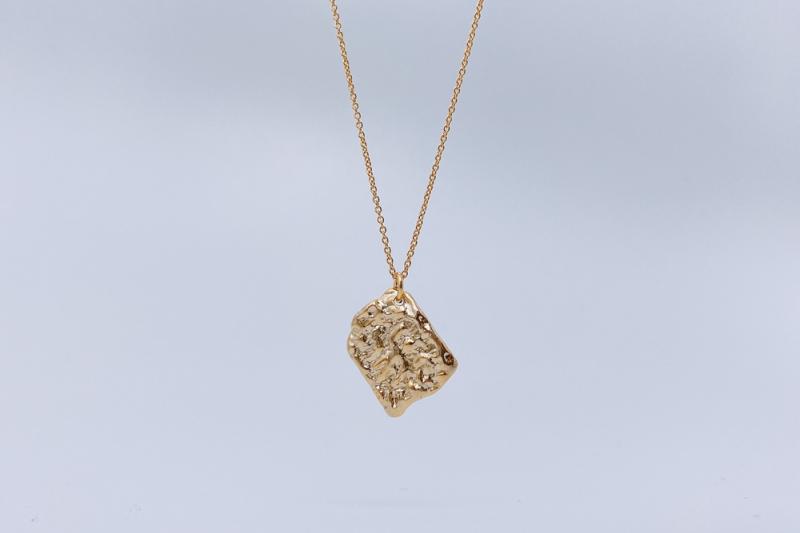 [Ozel] Elegant Glossy Brass Zinc Alloy Necklace