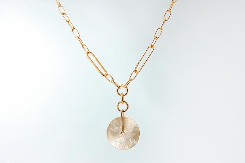 [Ozel] Vintage vibe asymmetrical curve glossy brass surgical steel necklace