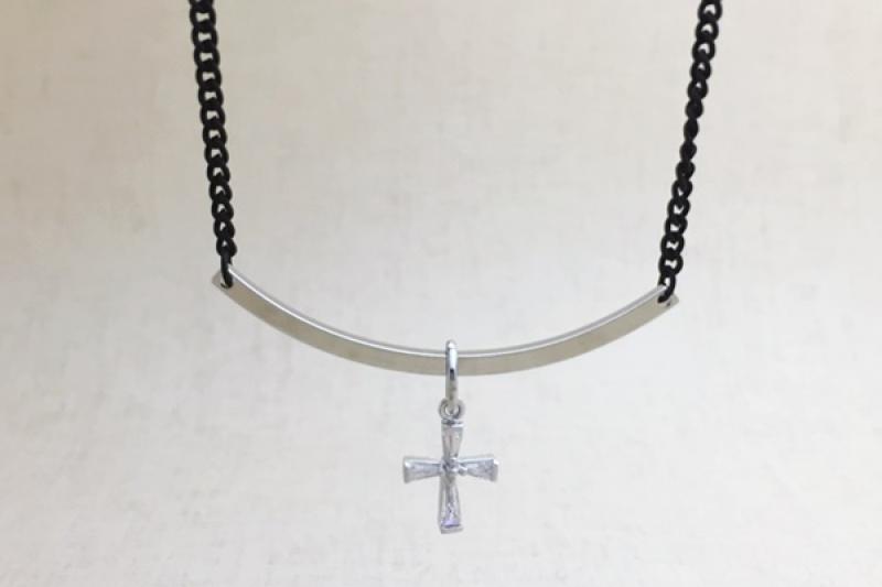 [Ozel] Sophisticated Glossy Brass Cubic Necklace
