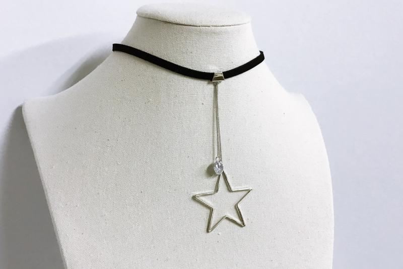 [Ozel] Statement Look Glossy Brass Cubic Necklace