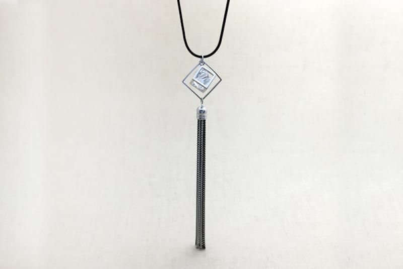 [Ozel] Elegant Glossy Brass Cubic Necklace