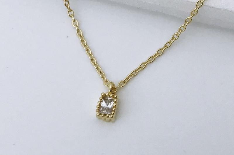 [Ozel] Elegant Glossy Brass Cubic Necklace