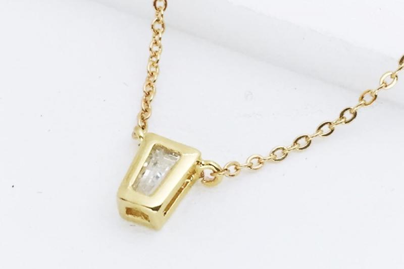 [Ozel] Stylish Glossy Brass Cubic Necklace