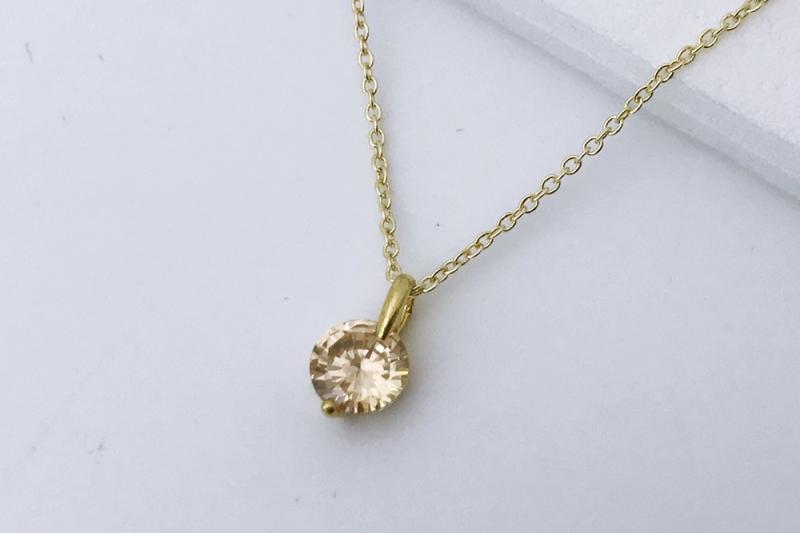 [Ozel] Sophisticated Glossy Brass Cubic Necklace