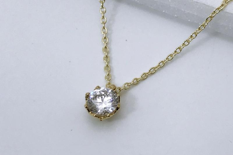 [Ozel] Sophisticated Glossy Brass Cubic Necklace