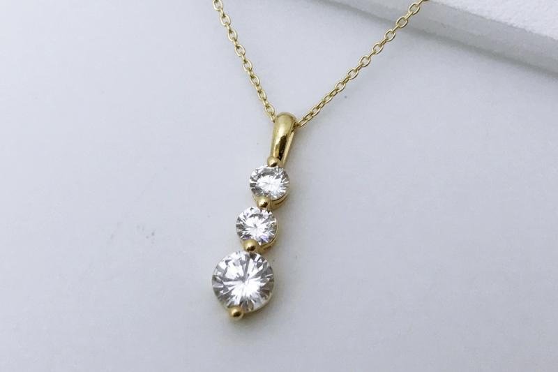 [Ozel] Simple Minimal Glossy Brass Cubic Necklace