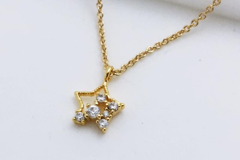 [Ozel] Luxurious Glossy Brass Cubic Necklace