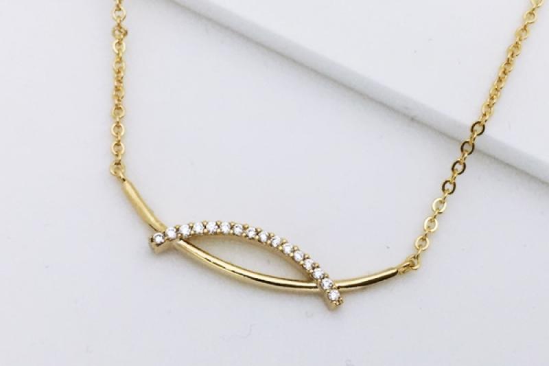 Ozel] Luxurious Glossy Brass Cubic Necklace