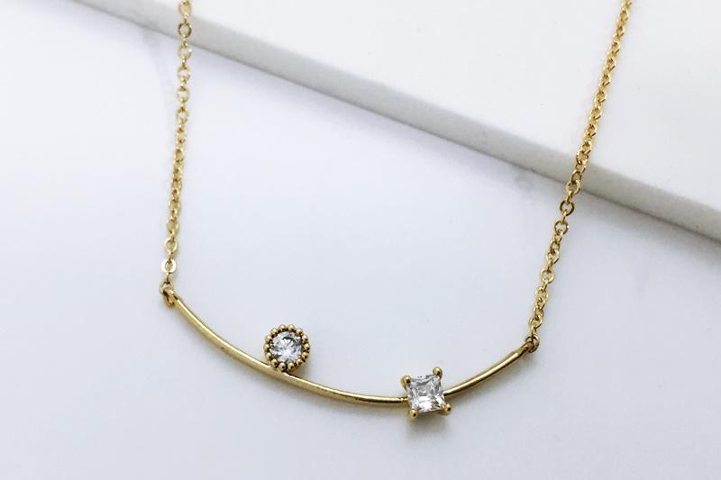 Cubic Necklace [Ozel] Unique Mood Glossy Brass
