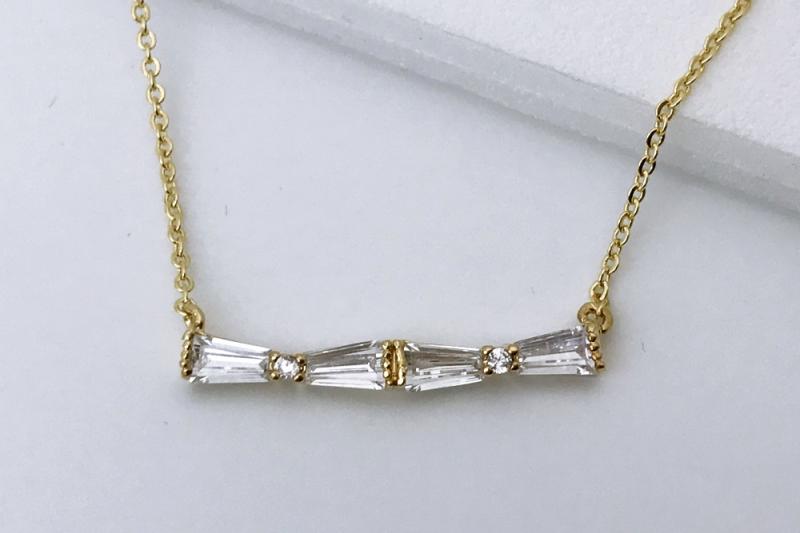 [Ozel] Sophisticated Glossy Brass Cubic Necklace