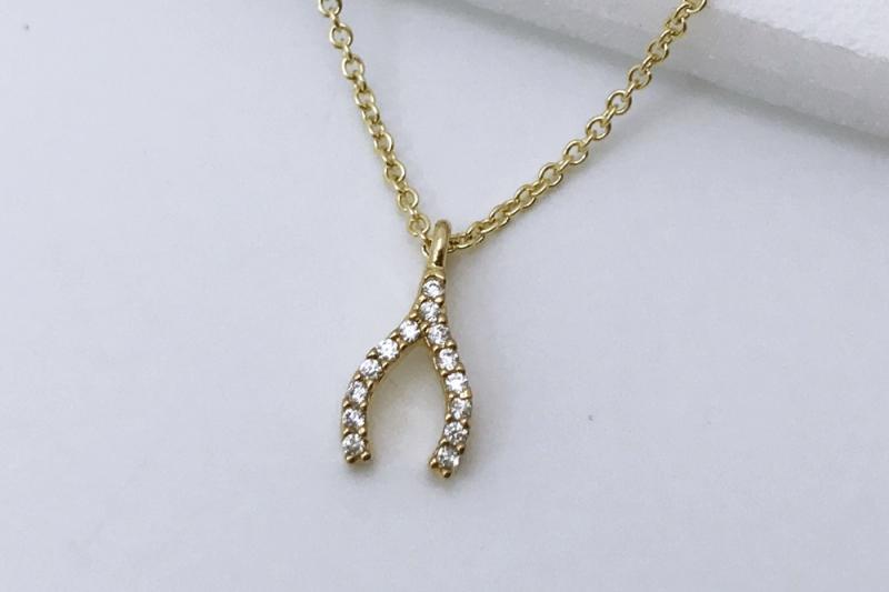 [Ozel] Subtle Charm Glossy Brass Cubic Necklace