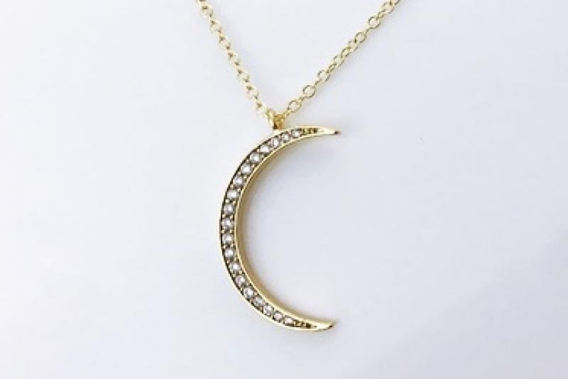 [Ozel] Subtle Charm Glossy Brass Cubic Necklace