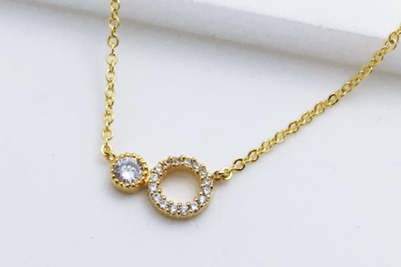 [Ozel] Casual Mood Glossy Brass Cubic Necklace [