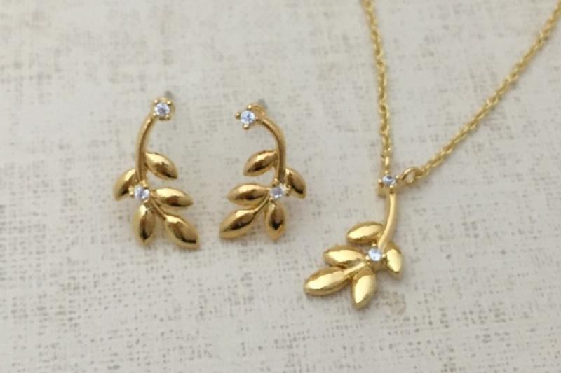[Ozel] Vintage Vibe Glossy Brass Cubic Necklace