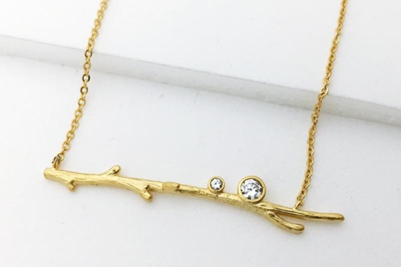 Subtle Charm Glossy Brass Cubic Necklace [Ozel]