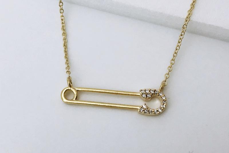 [Ozel] Delicate Fit Glossy Brass Cubic Necklace