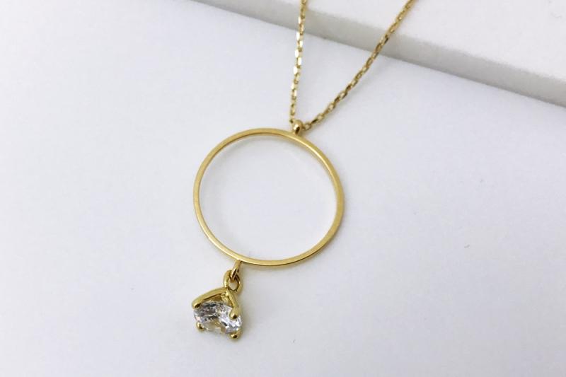 [Ozel] Elegant Glossy Brass Cubic Necklace