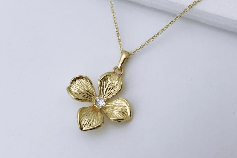 [Ozel] Simple Minimal Glossy Brass Cubic Necklace