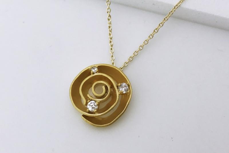 [Ozel] Simple Minimal Glossy Brass Cubic Necklace