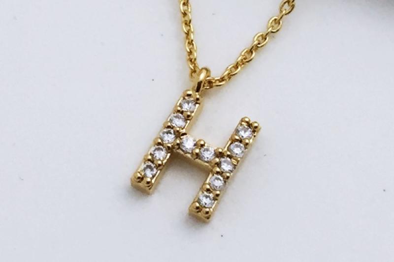 [Ozel] Subtle Charm Glossy Brass Cubic Necklace