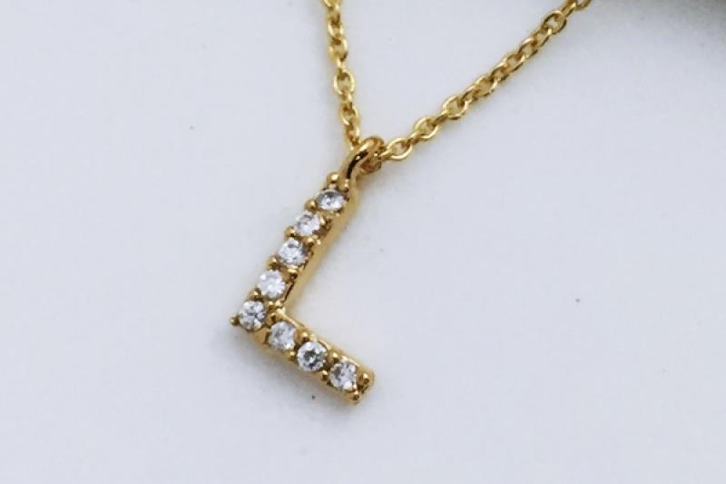 [Ozel] Subtle Charm Glossy Brass Cubic Necklace