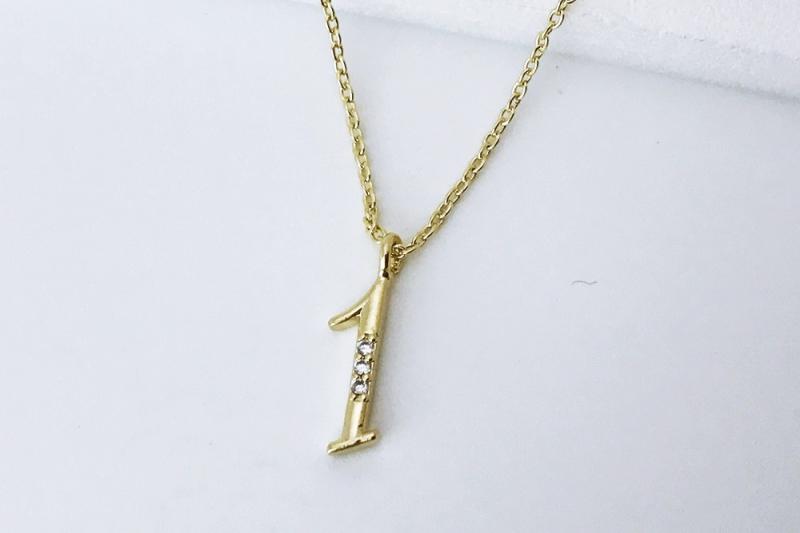 [Ozel] Trendy Glossy Brass Cubic Necklace