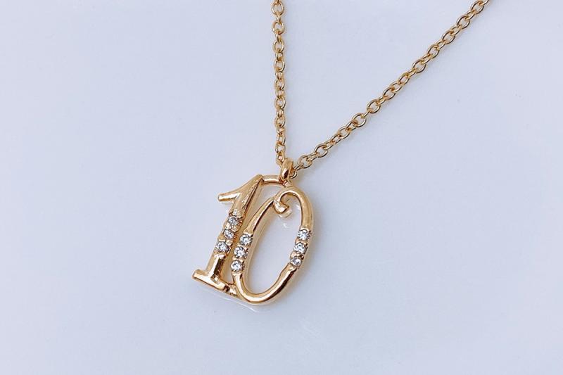 [Ozel] Simple Minimal Glossy Brass Cubic Necklace