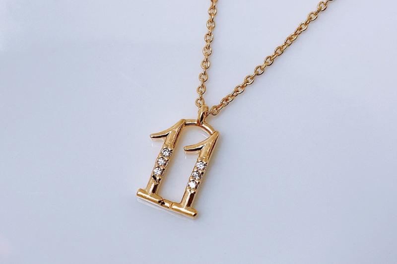 [Ozel] Trendy Glossy Brass Cubic Necklace