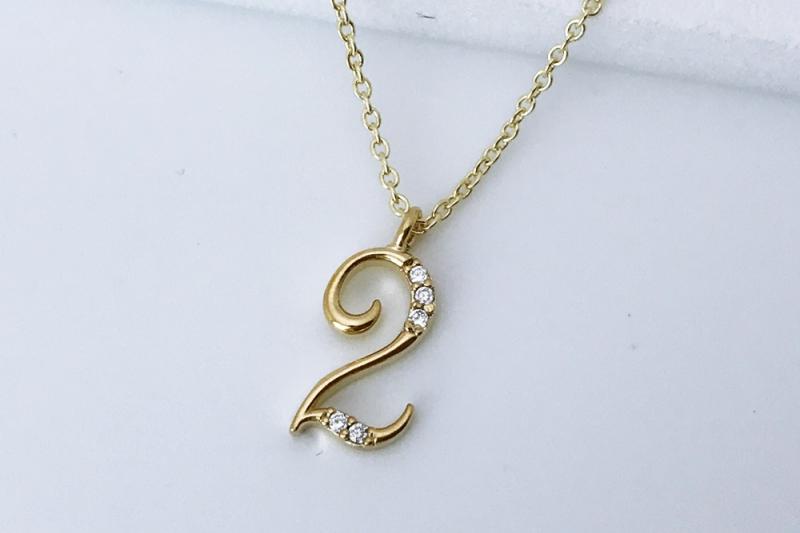 [Ozel] Unique Mood Glossy Brass Cubic Necklace