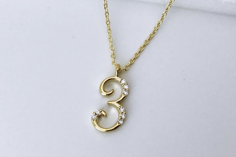 [Ozel] Feminine Glossy Brass Cubic Necklace