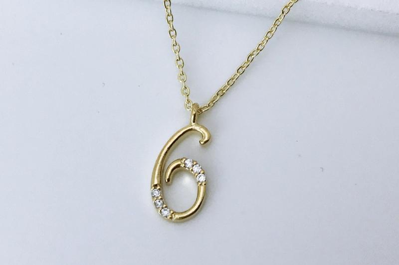 [Ozel] Unique Mood Glossy Brass Cubic Necklace