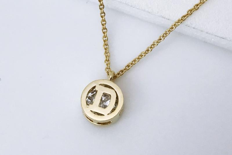 [Ozel] Elegant Glossy Brass Cubic Necklace