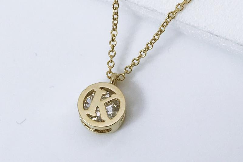 [Ozel] Luxurious Glossy Brass Cubic Necklace