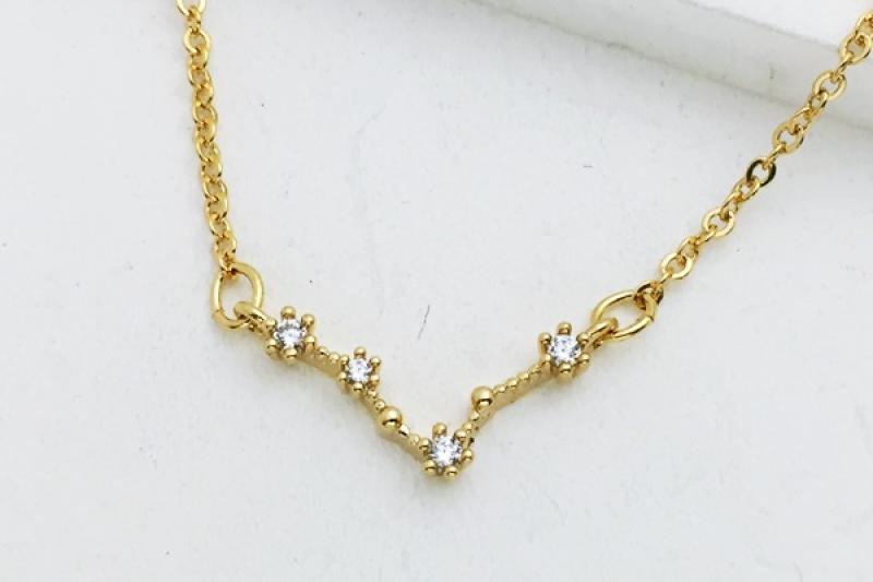 [Ozel] Subtle Charm Glossy Brass Cubic Necklace
