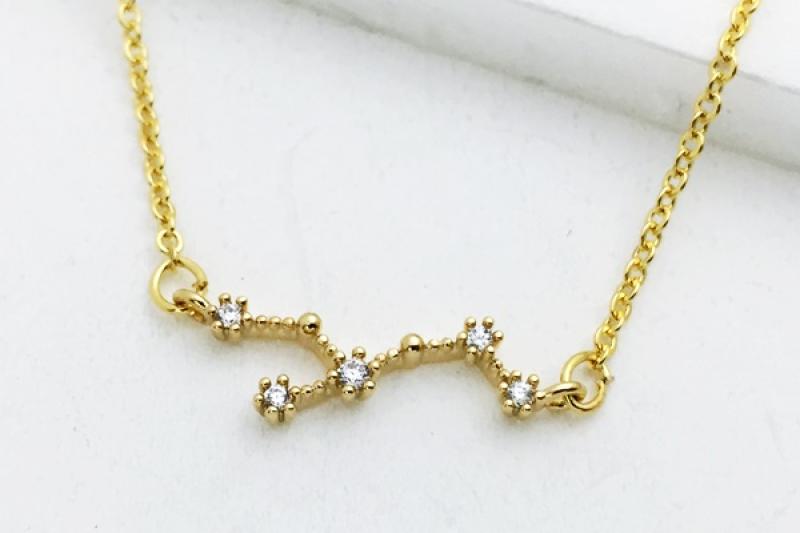 [Ozel] Sophisticated Glossy Brass Cubic Necklace